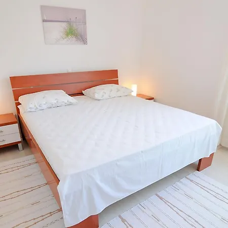 Juri - One Bedroom With Terrace Sme I Kali
